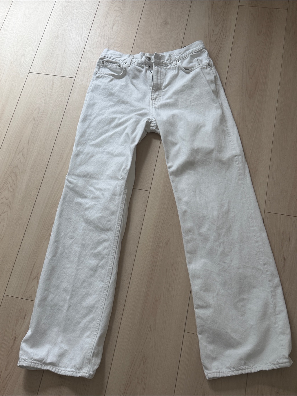 High-Rise Wide Leg Jeans In White